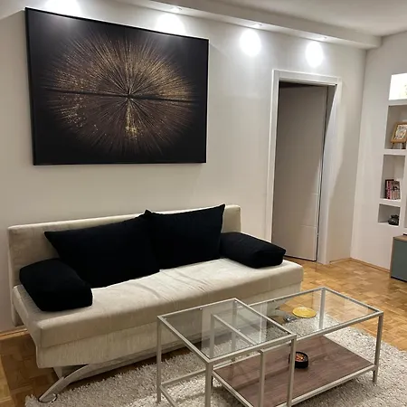 Modern Central Apartment Nora City Lights - Near Old Town דירה סראייבו