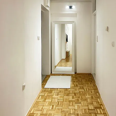 Modern Central Apartment Nora City Lights - Near Old Town * סראייבו