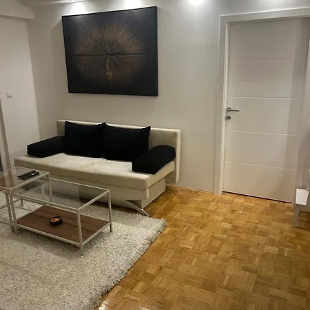 Modern Central Apartment Nora City Lights - Near Old Town * סראייבו