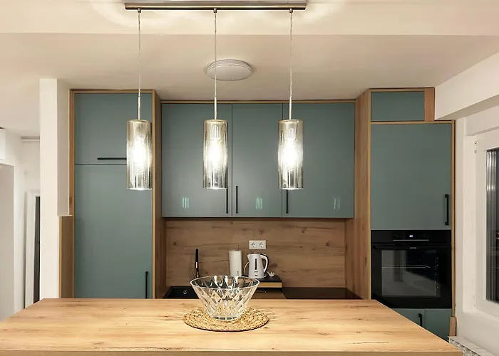 Nora Lights - Modern In Center